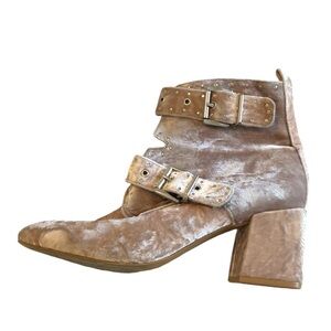 Rebecca Minkoff Womens Logan Velvet Heel Boots Sz 9 Grey Buckle Edgy Statement